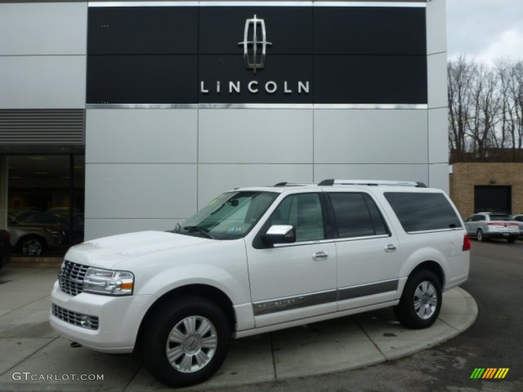 White Platinum Lincoln Navigator