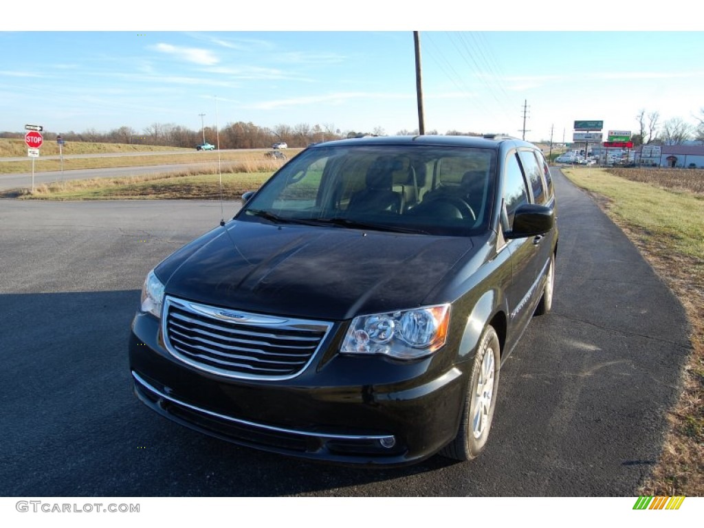 2014 Town & Country Touring - Brilliant Black Crystal Pearl / Black/Light Graystone photo #8