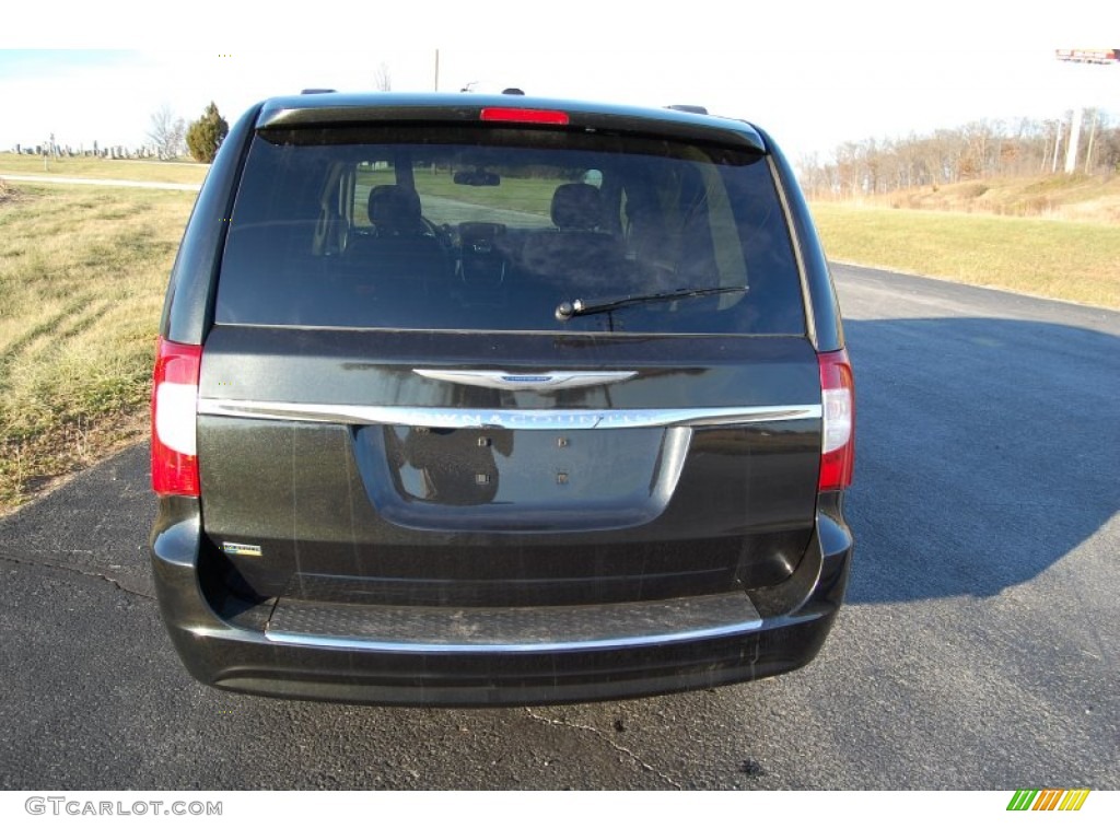 2014 Town & Country Touring - Brilliant Black Crystal Pearl / Black/Light Graystone photo #9