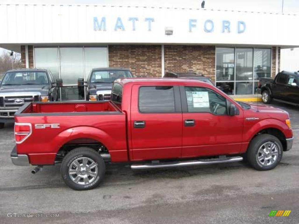 2009 F150 XLT SFE SuperCrew - Razor Red Metallic / Stone/Medium Stone photo #1