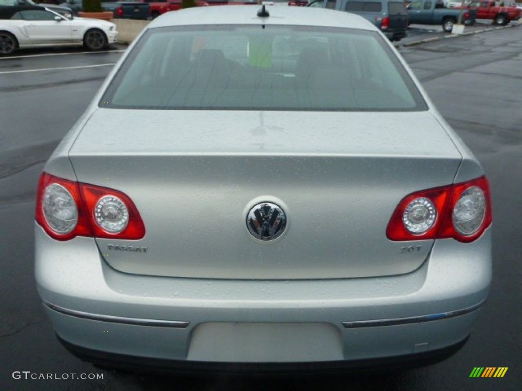 2009 Passat Komfort Sedan - Reflex Silver Metallic / Deep Black photo #4