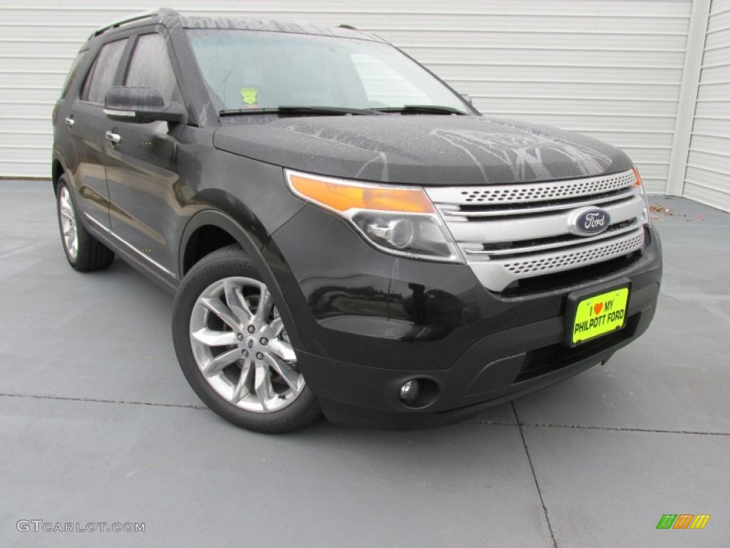 Tuxedo Black Ford Explorer