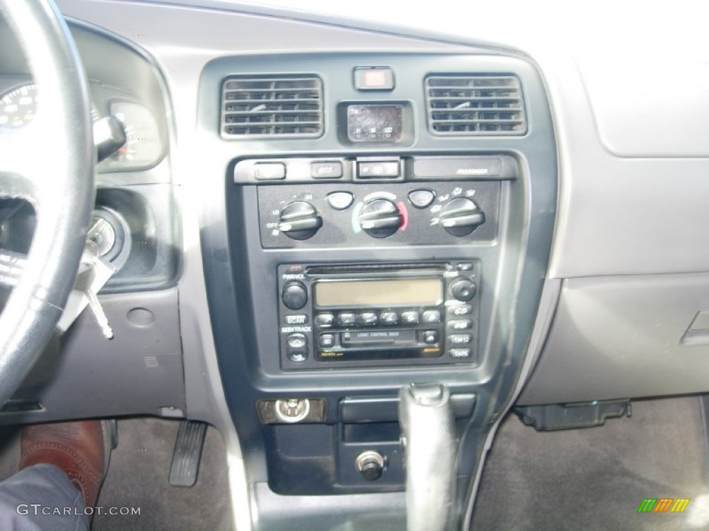 2002 4Runner SR5 4x4 - Natural White / Gray photo #16