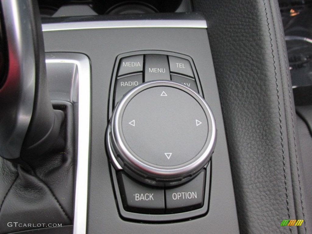 2015 BMW X6 xDrive35i Controls Photos