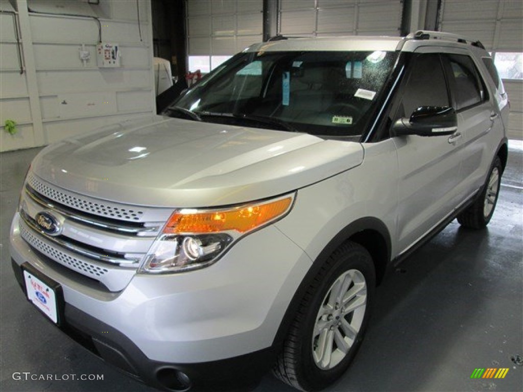 2015 Explorer XLT - Ingot Silver / Medium Light Stone photo #3