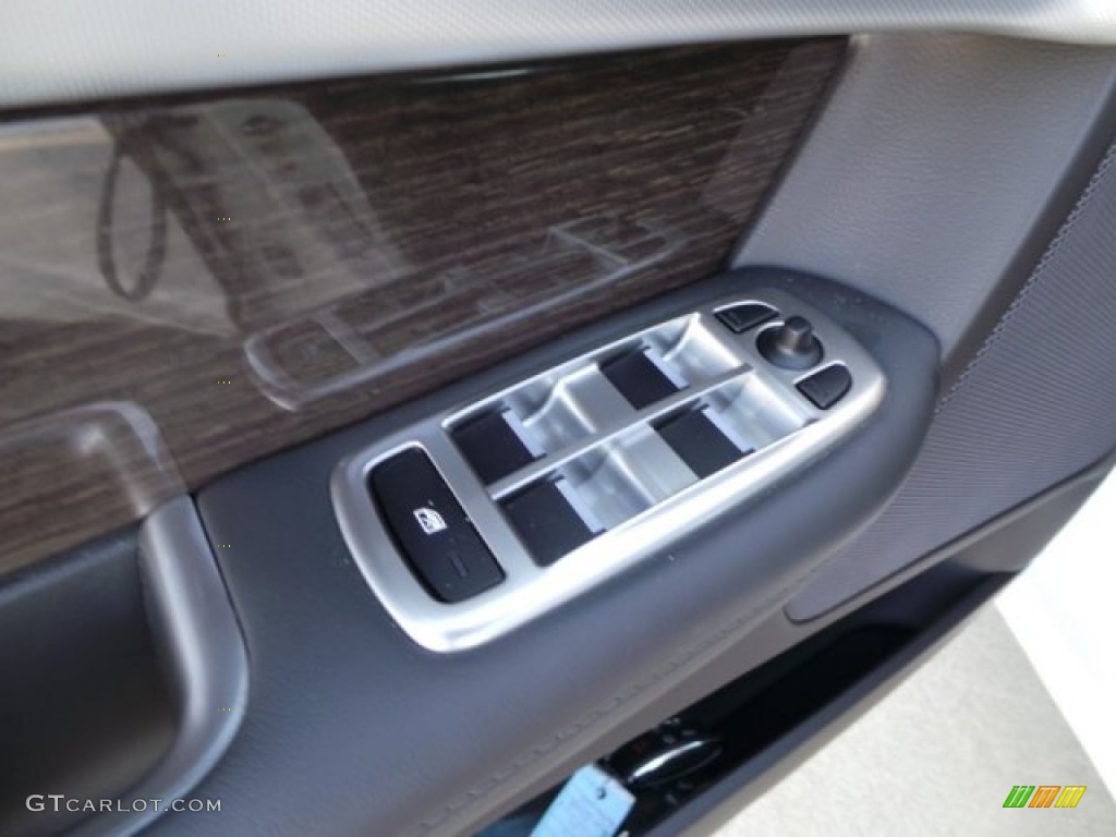 2015 Jaguar XF Supercharged Controls Photo #99587452