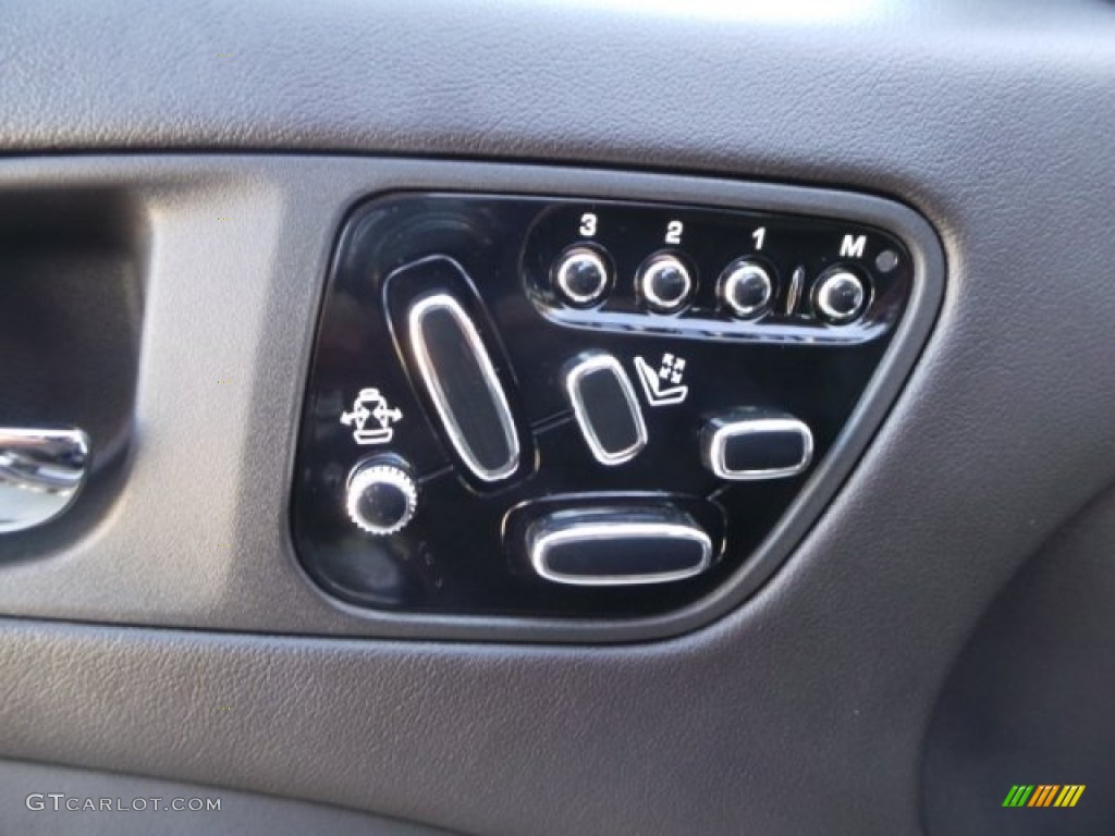 2015 Jaguar XK Coupe Controls Photos