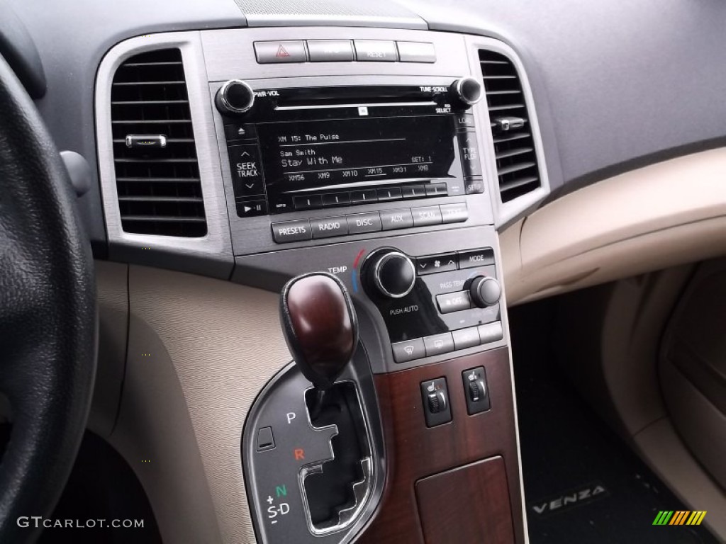 2011 Venza V6 AWD - Black / Ivory photo #15