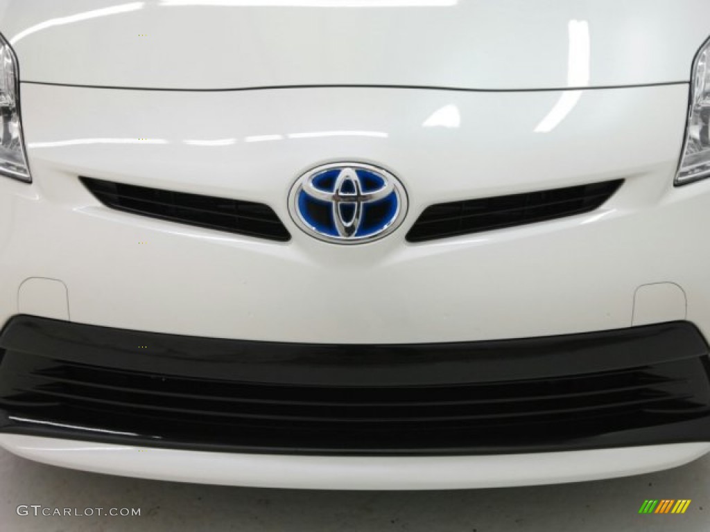 2015 Prius Two Hybrid - Blizzard Pearl / Misty Gray photo #6