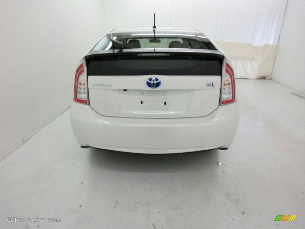 2015 Prius Two Hybrid - Blizzard Pearl / Misty Gray photo #9