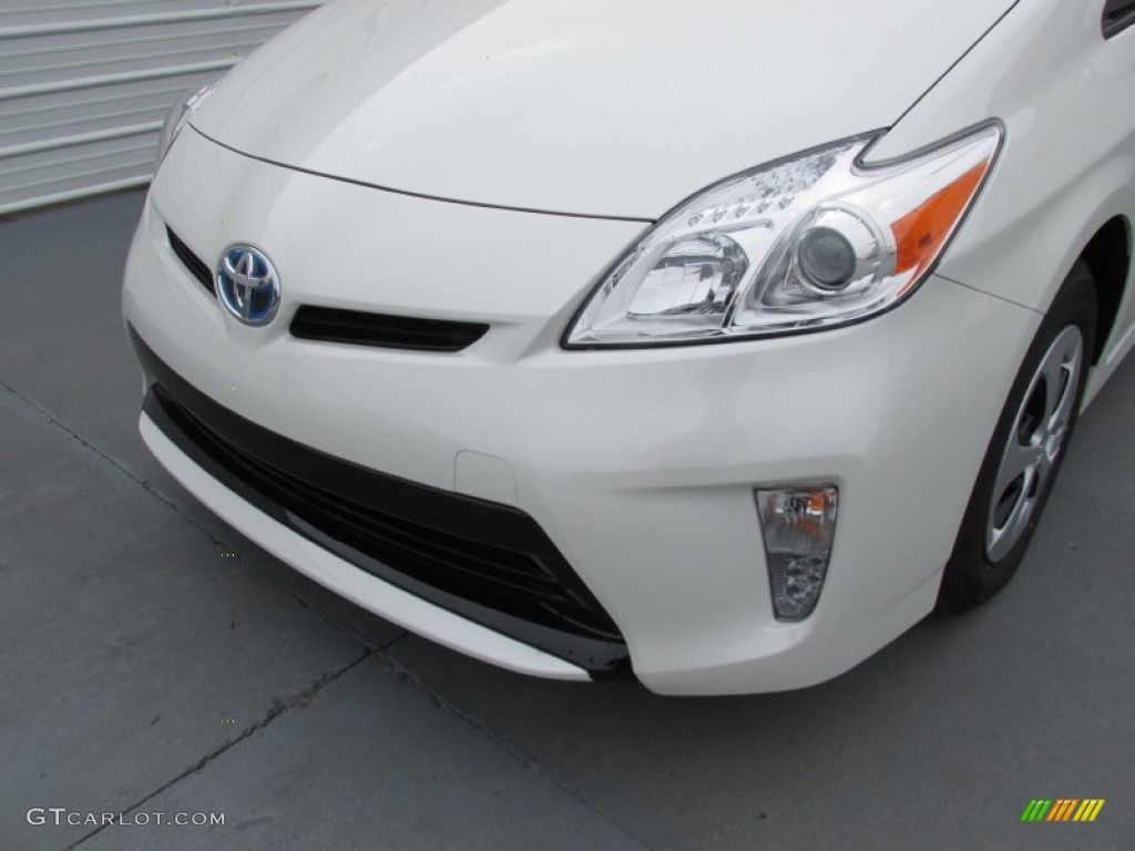 2015 Prius Two Hybrid - Blizzard Pearl / Bisque photo #10