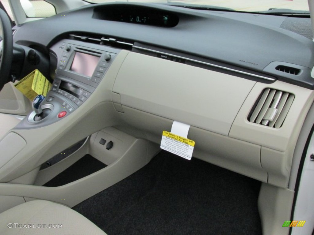 2015 Prius Two Hybrid - Blizzard Pearl / Bisque photo #19