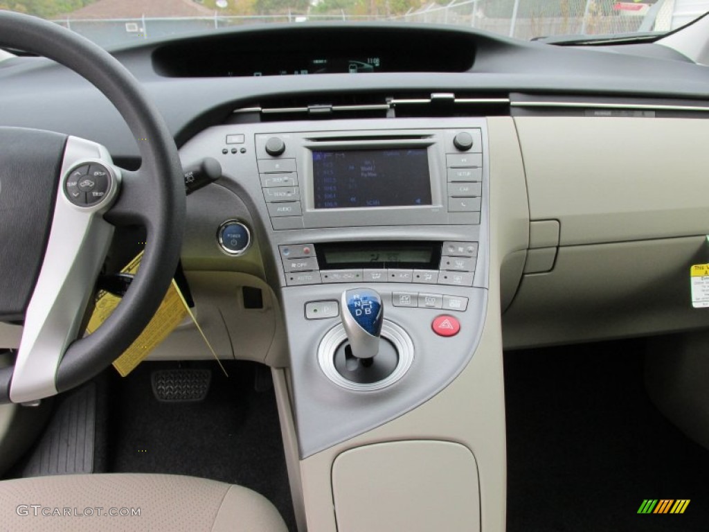 2015 Prius Two Hybrid - Blizzard Pearl / Bisque photo #27