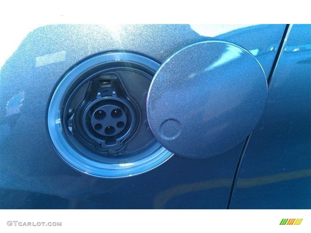 2015 C-Max Energi - Magnetic Metallic / Charcoal Black photo #21