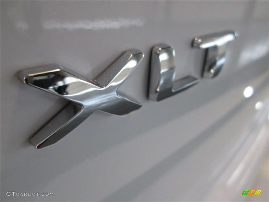 2015 Explorer XLT - Oxford White / Medium Light Stone photo #7
