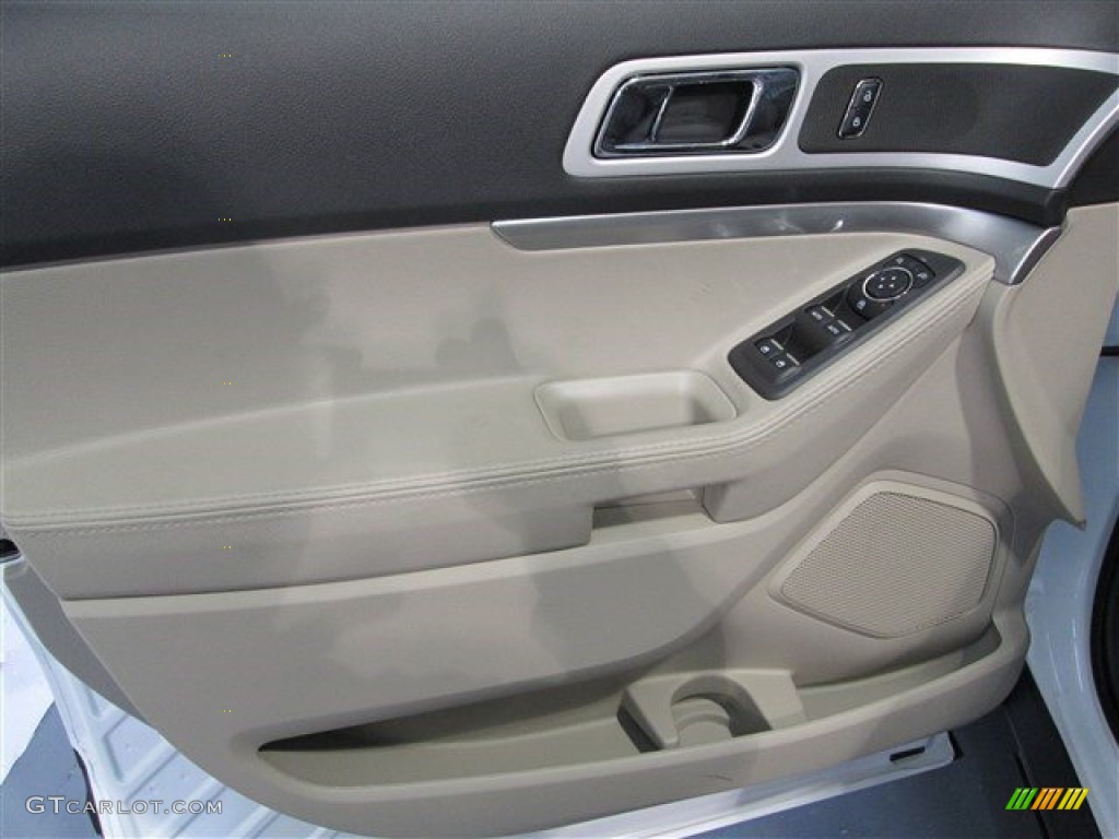 2015 Explorer XLT - Oxford White / Medium Light Stone photo #14