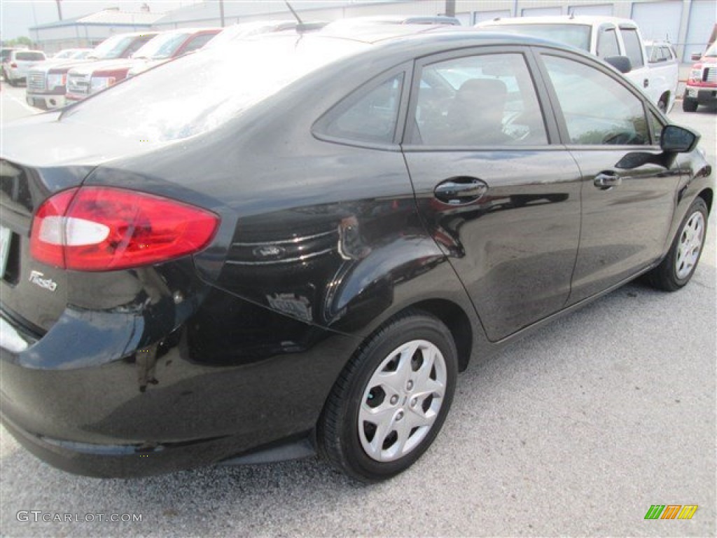 2013 Fiesta S Sedan - Tuxedo Black / Charcoal Black/Light Stone photo #3