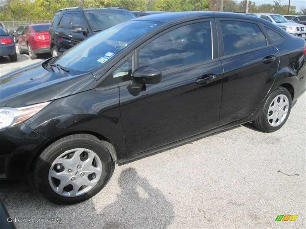 2013 Fiesta S Sedan - Tuxedo Black / Charcoal Black/Light Stone photo #5