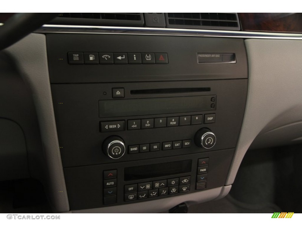 2007 Buick LaCrosse CXL Controls Photo #99600909