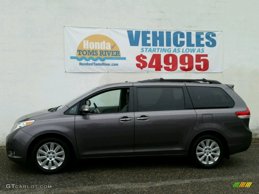 2013 Sienna Limited AWD - Predawn Gray Mica / Light Gray photo #5