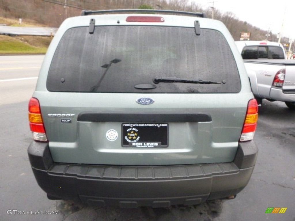 2007 Escape XLT 4WD - Titanium Green Metallic / Medium/Dark Pebble photo #4
