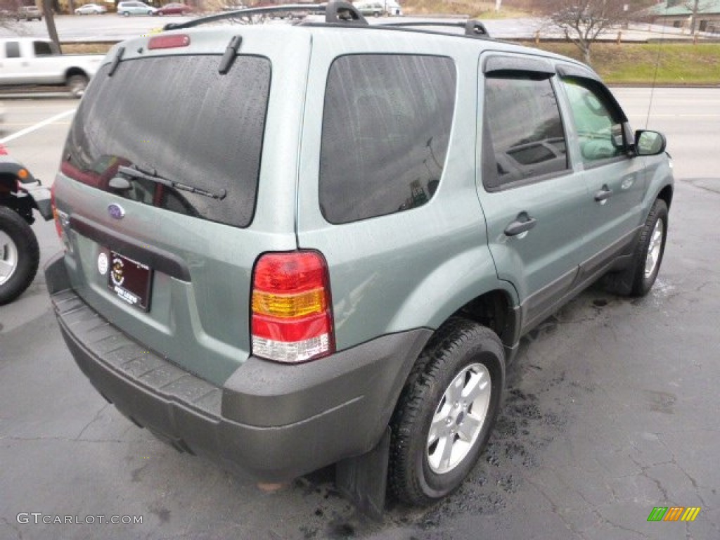 2007 Escape XLT 4WD - Titanium Green Metallic / Medium/Dark Pebble photo #5