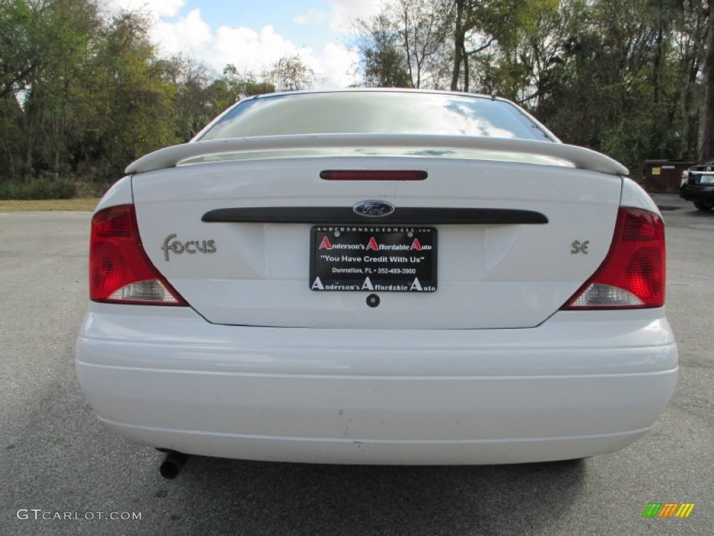 2003 Focus LX Sedan - Cloud 9 White / Medium Parchment photo #4