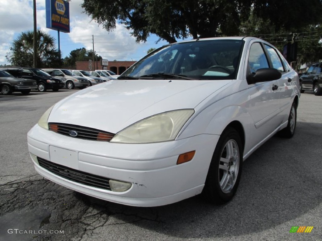 2003 Focus LX Sedan - Cloud 9 White / Medium Parchment photo #7