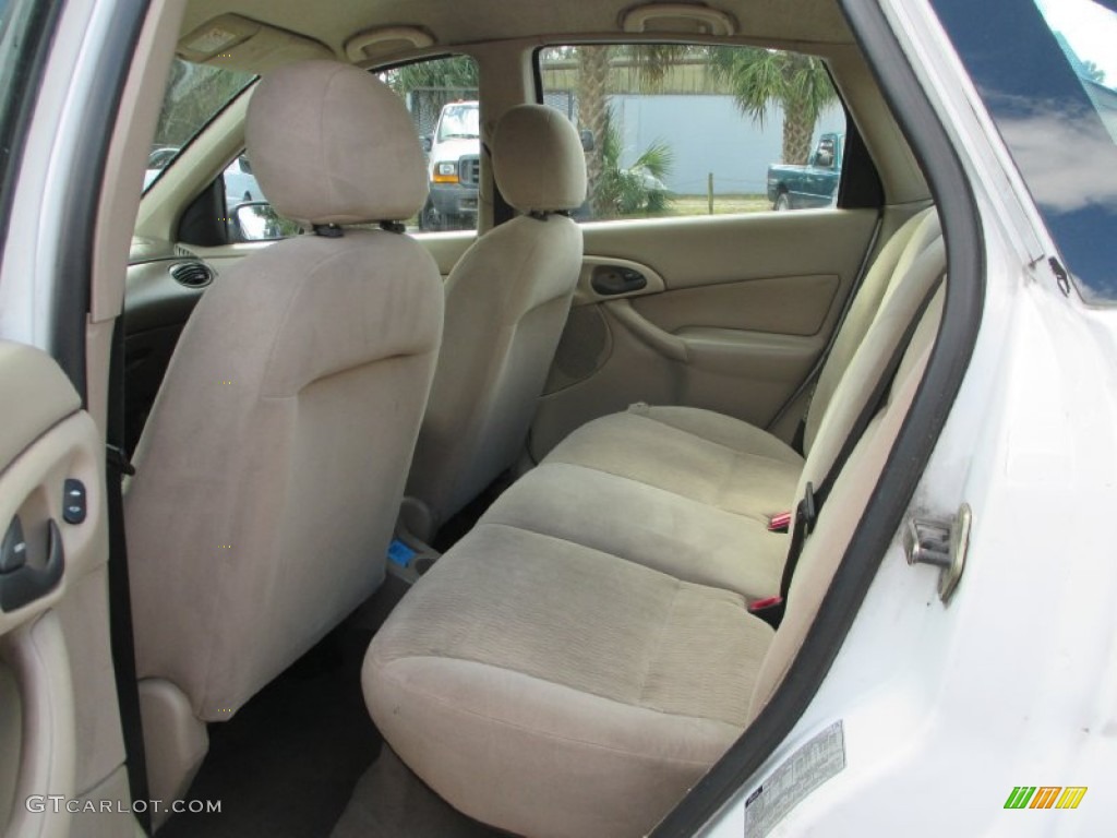 2003 Focus LX Sedan - Cloud 9 White / Medium Parchment photo #12