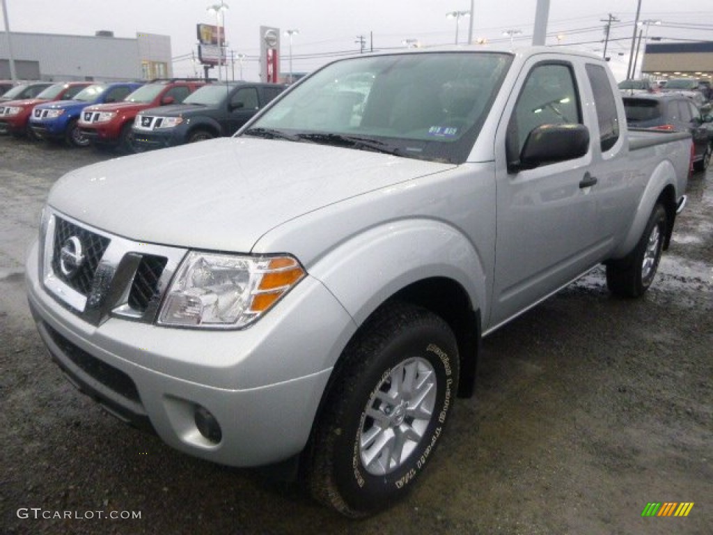 2015 Frontier SV King Cab 4x4 - Brilliant Silver / Steel photo #8
