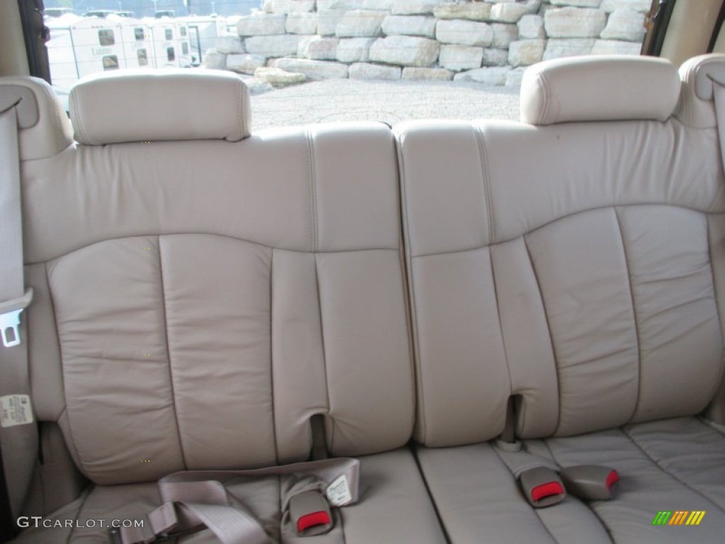 2002 Tahoe LS 4x4 - Light Pewter Metallic / Tan/Neutral photo #23