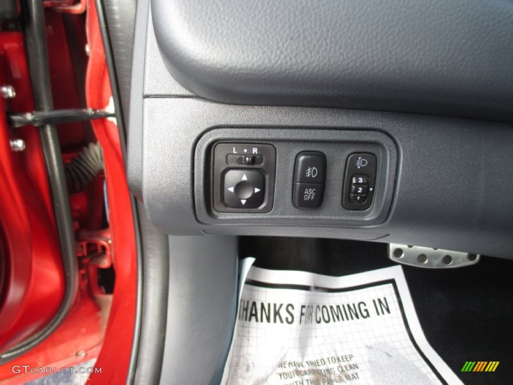 2011 Eclipse Spyder GT - Rave Red / Dark Charcoal photo #12