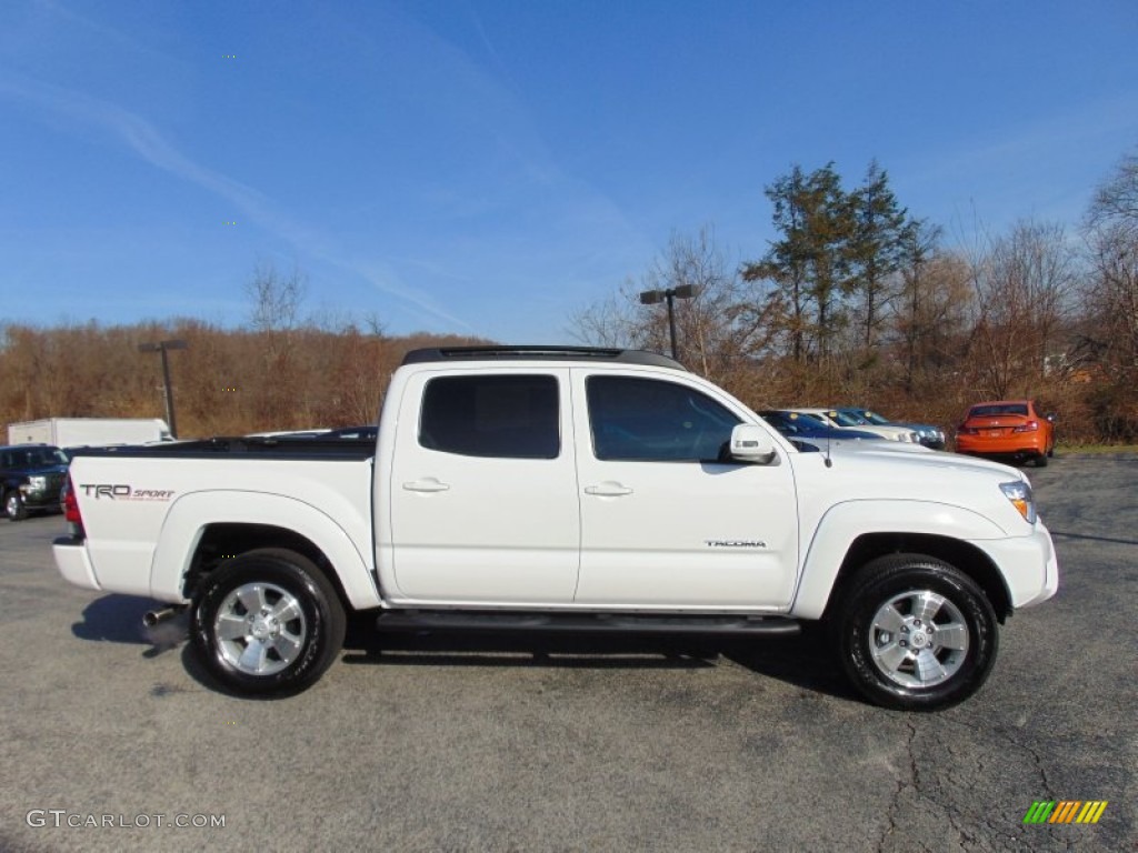 2015 Tacoma TRD Sport Double Cab 4x4 - Super White / Graphite photo #2