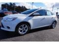 Oxford White - Focus SE Hatchback Photo No. 3
