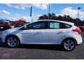Oxford White - Focus SE Hatchback Photo No. 4