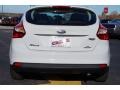 Oxford White - Focus SE Hatchback Photo No. 6
