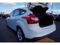Oxford White - Focus SE Hatchback Photo No. 14