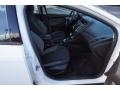 Oxford White - Focus SE Hatchback Photo No. 17