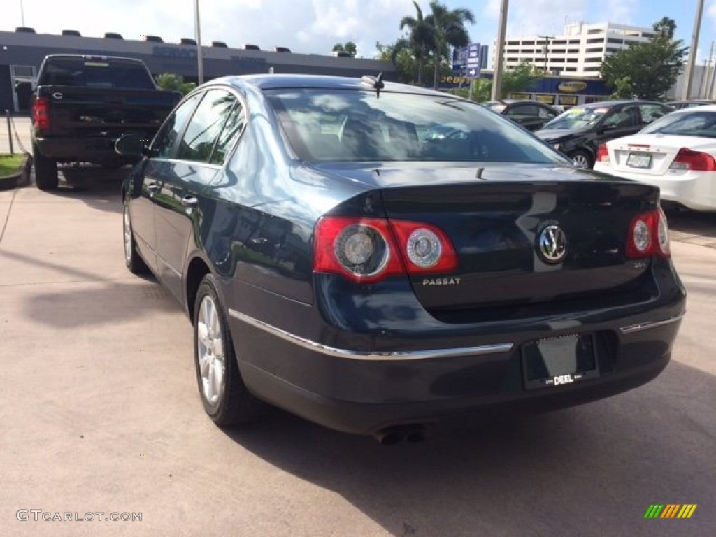 2006 Passat 2.0T Sedan - Blue Graphite Metallic / Classic Grey photo #3