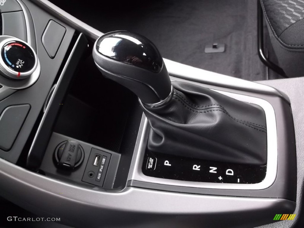 2015 Elantra SE Sedan - Titanium Gray Metallic / Black photo #17
