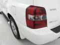 Super White - Highlander V6 4WD Photo No. 12