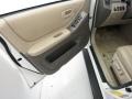 Super White - Highlander V6 4WD Photo No. 16