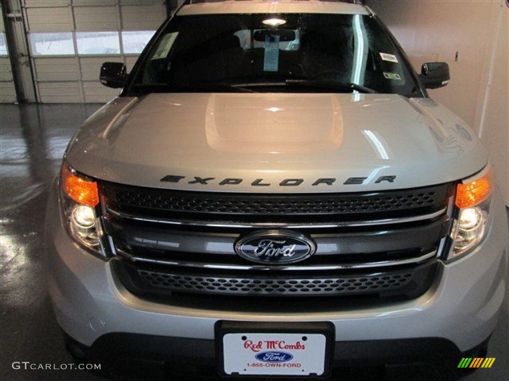 2015 Explorer XLT - Ingot Silver / Charcoal Black photo #2