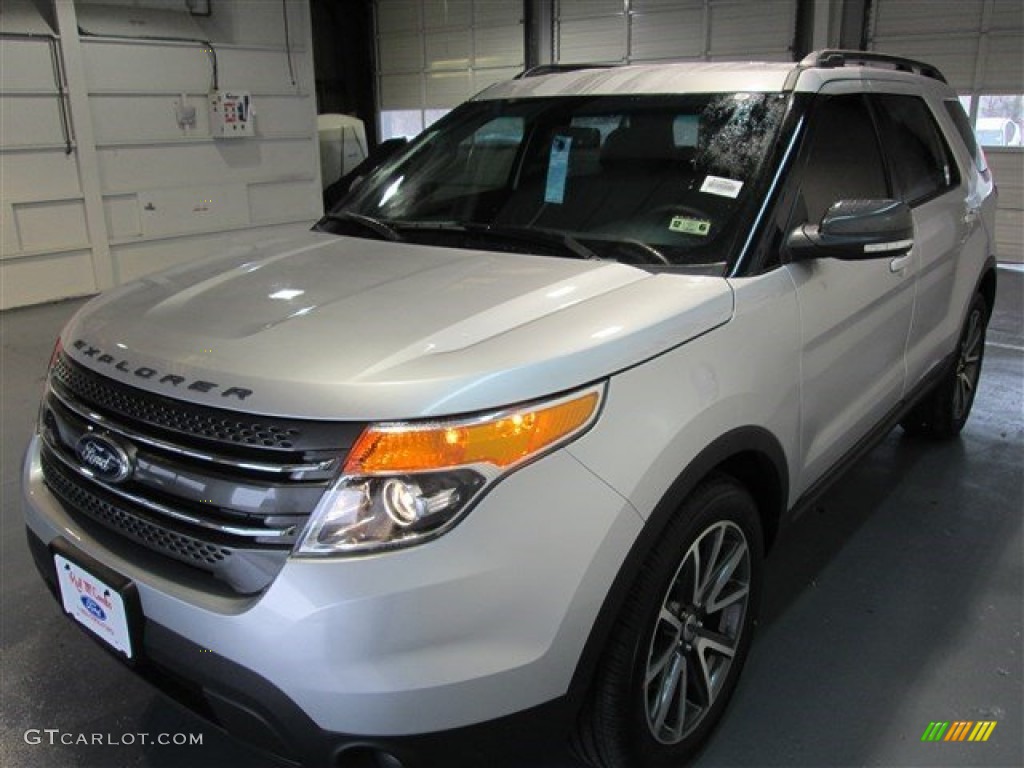 2015 Explorer XLT - Ingot Silver / Charcoal Black photo #3