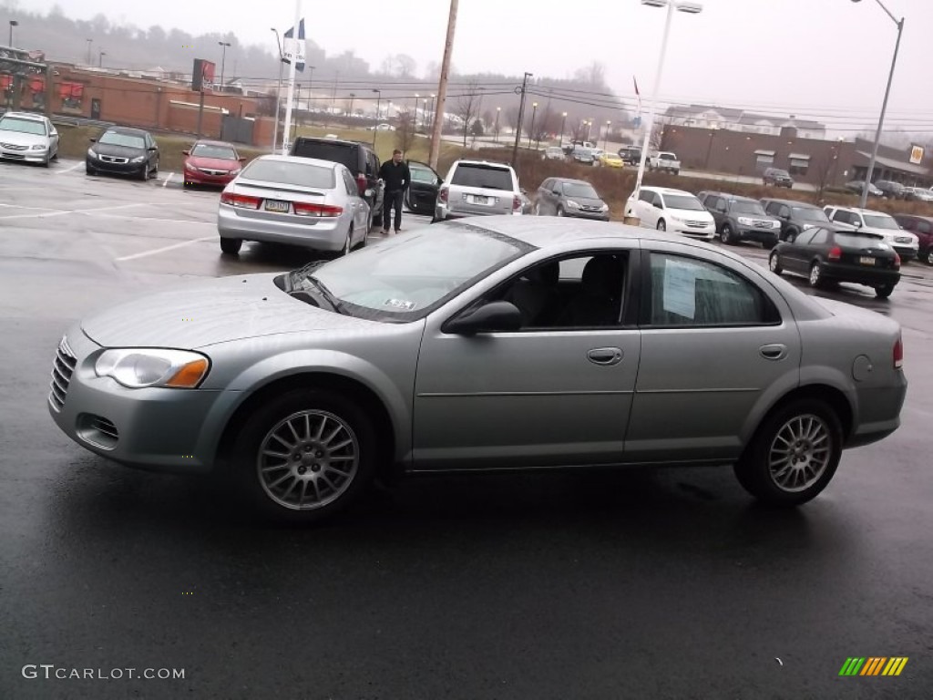 2005 Sebring Touring Sedan - Satin Jade Pearl / Dark Slate Gray photo #5