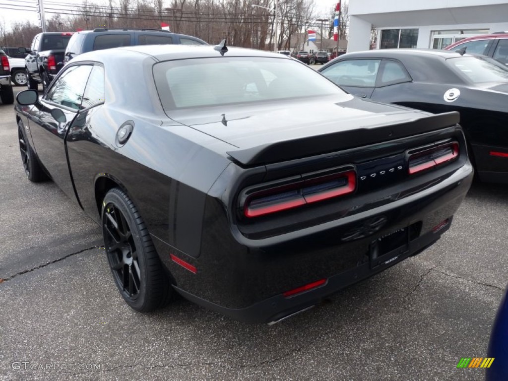 Phantom Black Tri-Coat Pearl 2015 Dodge Challenger R/T Scat Pack Exterior Photo #99681740