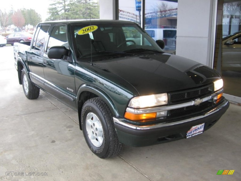 2002 S10 LS Crew Cab 4x4 - Forest Green Metallic / Graphite photo #1