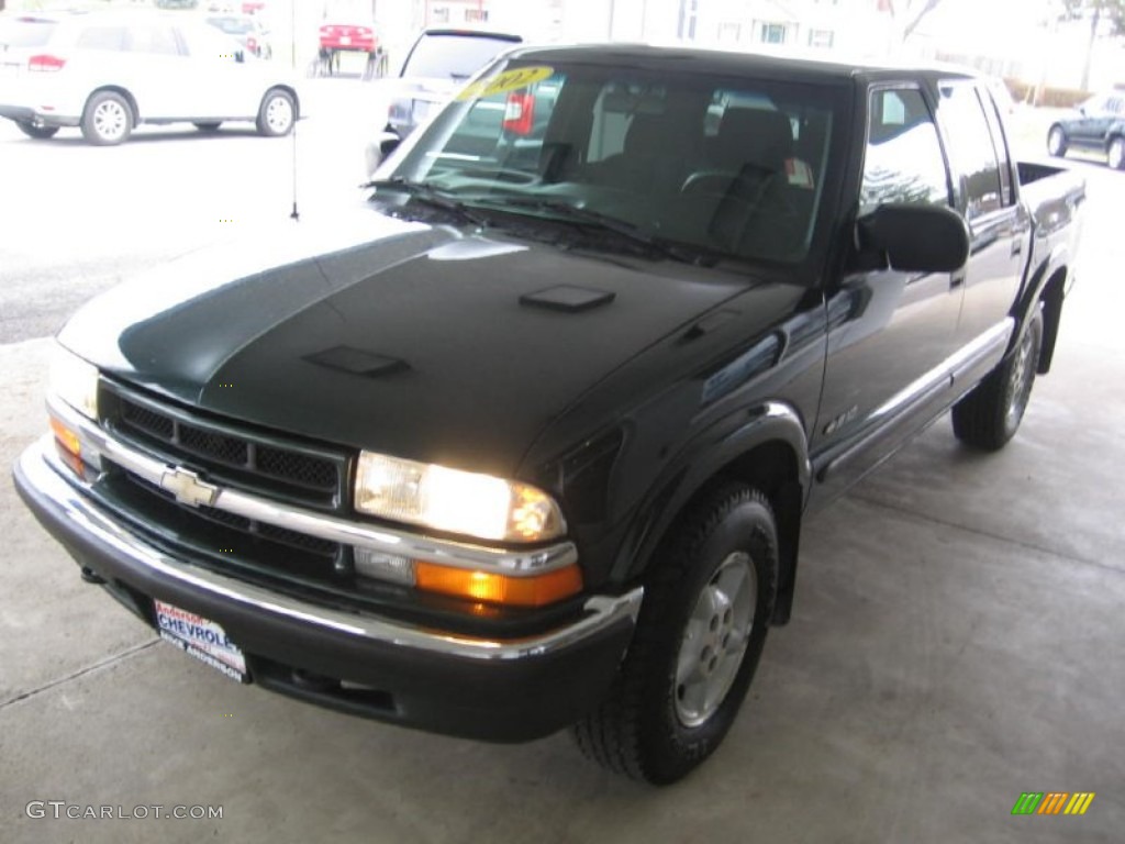 2002 S10 LS Crew Cab 4x4 - Forest Green Metallic / Graphite photo #23