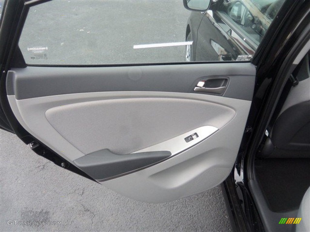 2015 Hyundai Accent GLS Gray Door Panel Photo #99697490