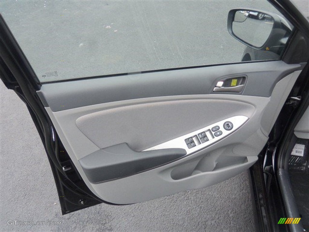 2015 Hyundai Accent GLS Gray Door Panel Photo #99697529
